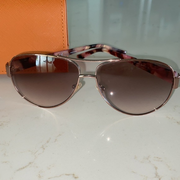 Tory Burch Rose Gold-Tone Aviator w/ Gradient Lens with case - Picture 2 of 7